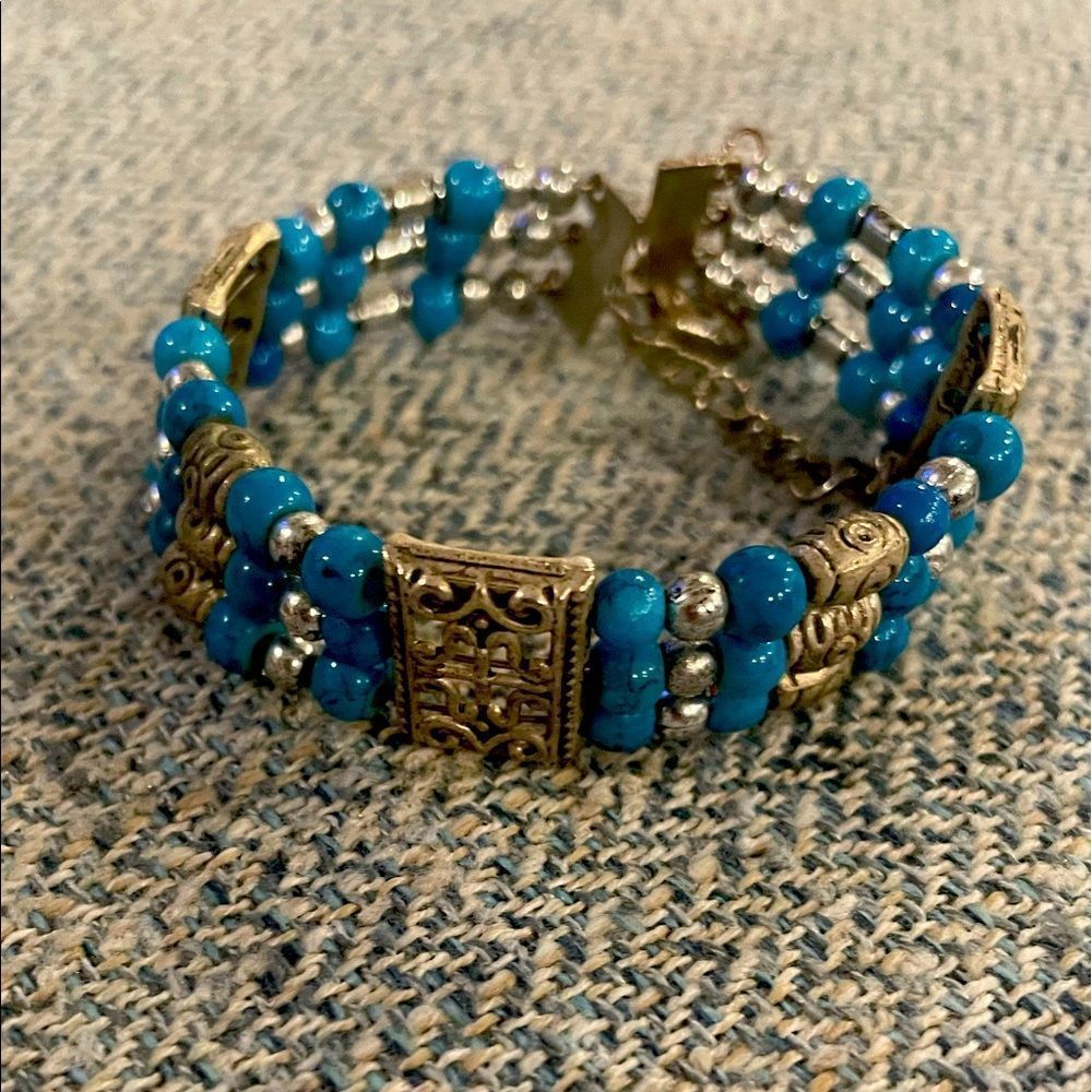 Blue and silver beaded bracelet
